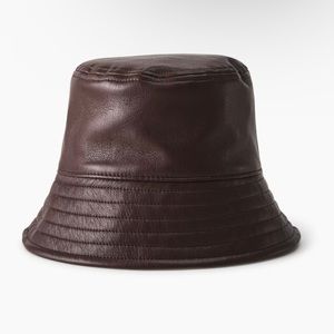 NWT Babaton Sandra Bucket Hat